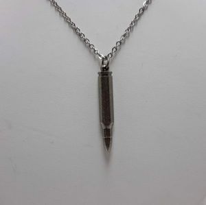 💚NWT  UNISEX SILVER STAINLESS STEEL PENDANT